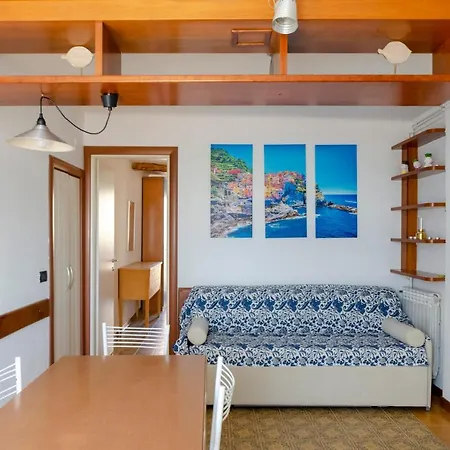 Altido Light Flat Near The Beach In Riva Trigoso