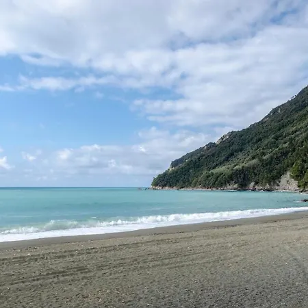 Apartment Altido Light Flat Near The Beach In Riva Trigoso *