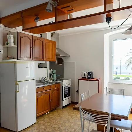 Altido Light Flat Near The Beach In Riva Trigoso Apartment *