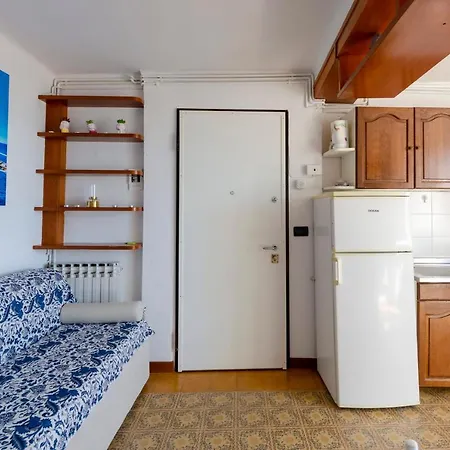 Altido Light Flat Near The Beach In Riva Trigoso Apartment *