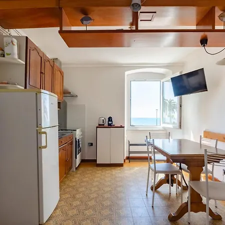 Altido Light Flat Near The Beach In Riva Trigoso Apartment Sestri Levante