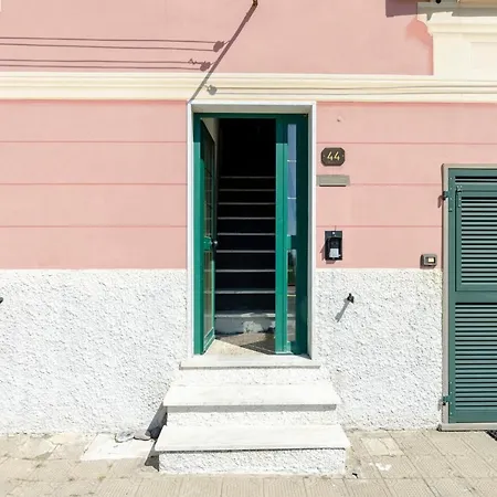 Altido Light Flat Near The Beach In Riva Trigoso *
